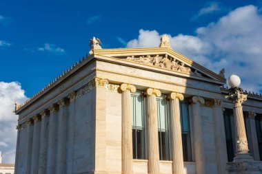 Akademi ve Atina Üniversitesi, Yunanistan