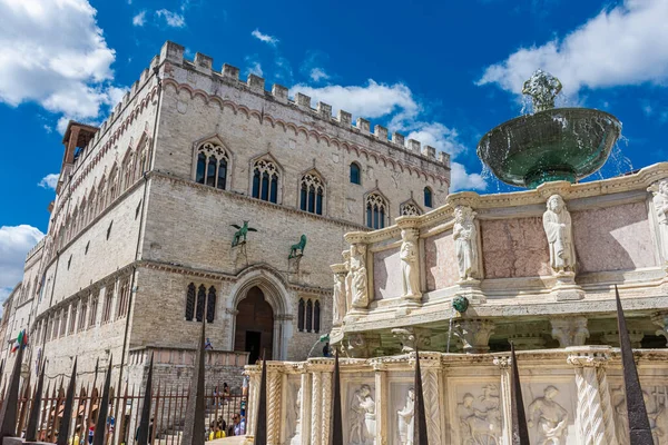 Perugia Olaszország August 2021 Kilátás Palazzo Dei Priori Szökőkút — Stock Fotó
