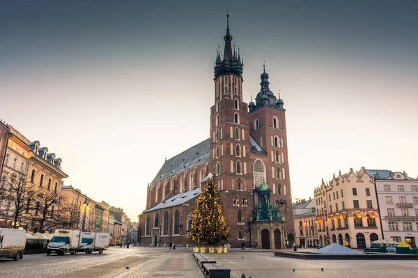 Krakow Poland January 2022 Beautiful Sunrise Mary Basilica Rynek Glowny — Stock Photo, Image