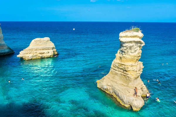 Salento Italien August 2021 Das Wunderschöne Kristallklare Apulienmeer Von Den — Stockfoto