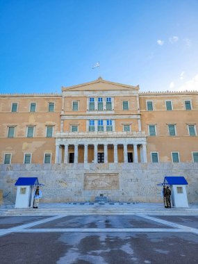 ATİNA, GREECE, 12 ARALIK 2021 Ulusal Parlamento önünde Atina 'nın geleneksel muhafız değişimi