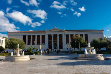 ATİNA, GREECE, 12 ARALIK 2021: Akademi ve Atina Üniversitesi