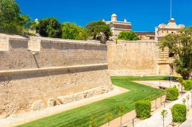 Mdina, Malta, 21 Mayıs 2022: Güçlendirilmiş Medine şehir merkezinin duvarları