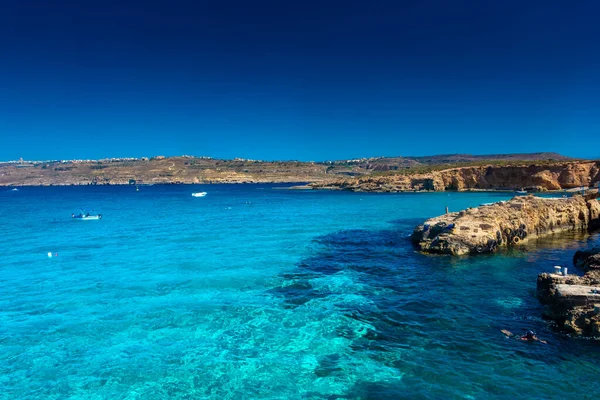 Comino Malta May 2022 Tourists Swimming Crystal Clear Water Blue — Stock fotografie