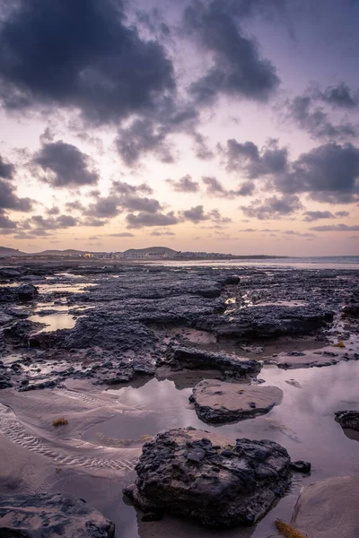 Sunset Coastline Famara Beach Atlantic Ocean Lanzarote Canary Islands Spain — стоковое фото