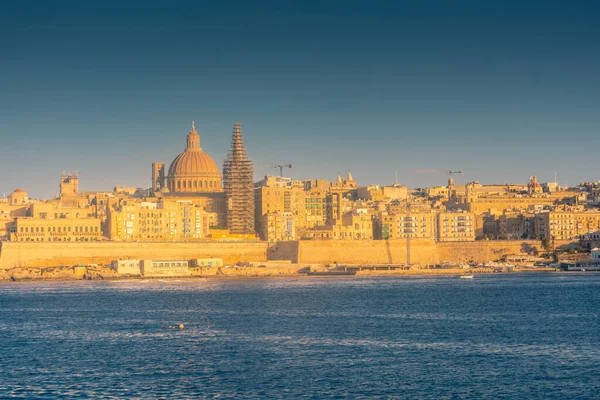 Skyline Van Valletta Bij Zonsondergang Uitzicht Vanaf Sliema Malta — Stockfoto