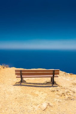 Malta 'nın Dingli Kayalıklarında boş bank
