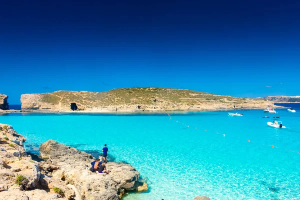 Comino Malta May 2022 Tourists Swimming Crystal Clear Water Blue — Fotografia de Stock