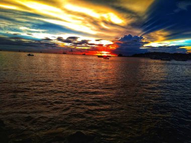 Güney sahilinde gün batımı