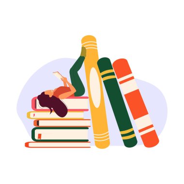 Kitaplıkta düz vektör üzerinde kitap okuyan genç bir kadın karakter, kitapların üzerinde yatan düz vektör kız.
