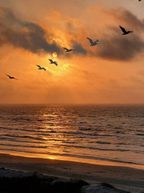 Aynalı mükemmel günbatımı