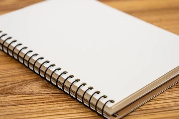 Blank Notebook Fundal Din Lemn Închide — Fotografie, imagine de stoc