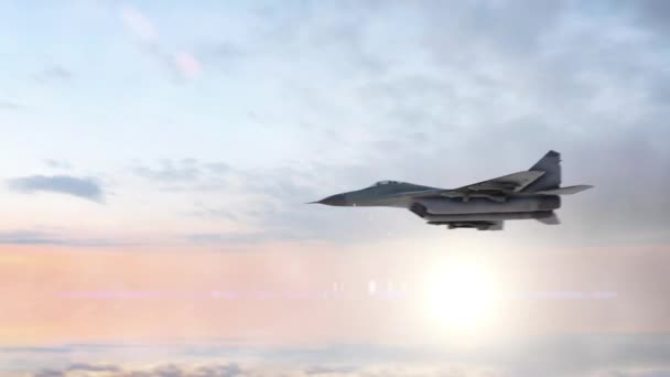 Bulutların Üzerinde Süzülen Bir Askeri Uçak — Stok video