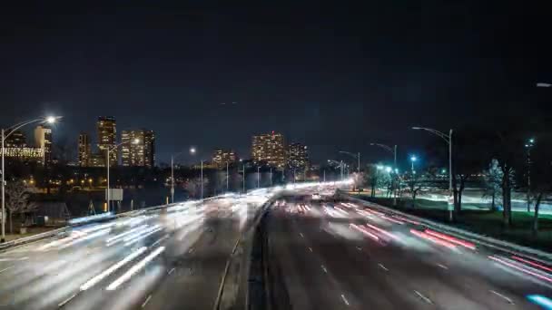 Tijd Verstrijken Van Auto Passeren Snelweg Aan Noordkant Van Chicago — Stockvideo