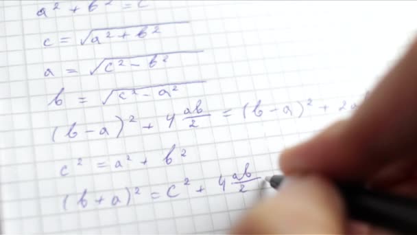 Студент Записывает Математические Формулы Блокнот — стоковое видео