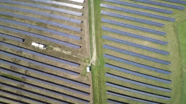 Directement Dessus Des Systèmes Électriques Verts Panneau Solaire — Video