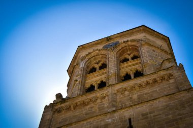 İspanya 'nın Cuenca kentindeki bir kilisenin manzarası