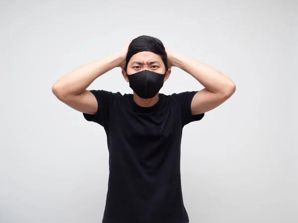 Aziatisch Man Met Masker Stam Raken Zijn Hoofd Witte Achtergrond — Stockfoto