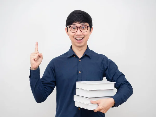 Asian Man Wearing Glasses Point Finger Get Idea Holding Book — Stock fotografie