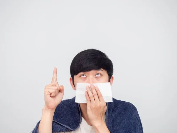 Nemocný Muž Asijské Zavřít Jeho Nos Podle Tkáně Ukazováček Nahoru — Stock fotografie