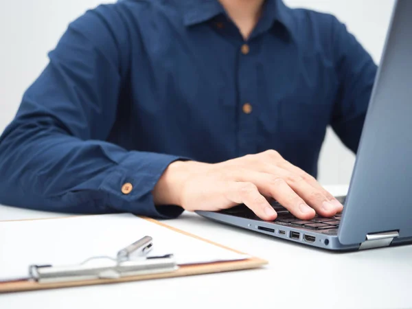 Crop Shot Man Using Laptop Table Document Board Pen —  Fotos de Stock