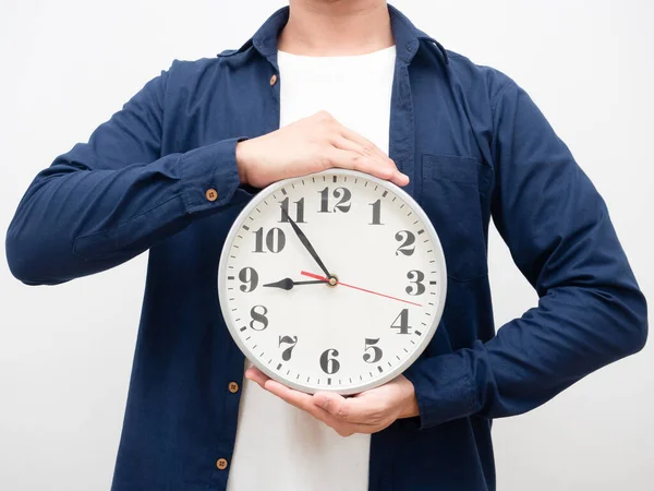 Homem Segurando Relógio Analógico Mão Conceito Tempo Trabalho Colheita Tiro — Fotografia de Stock