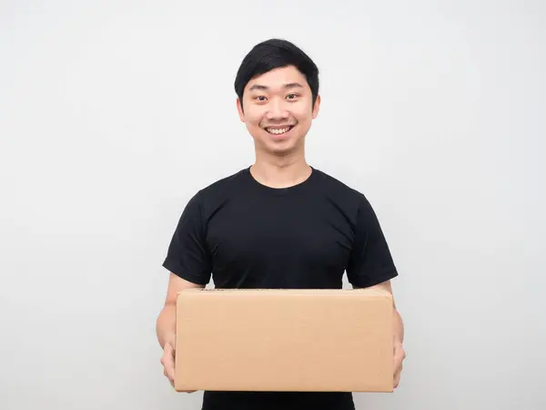 Asijský Člověk Šťastný Úsměv Doručení Balíček Box — Stock fotografie