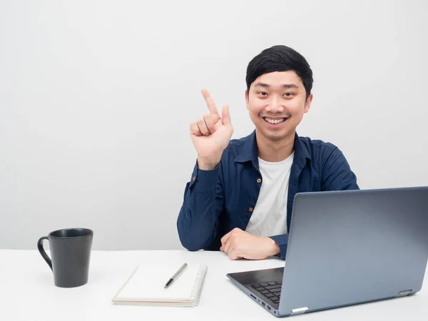 Man Smiling Point Finger Copy Space Workplace Laptop Desk — Stock fotografie