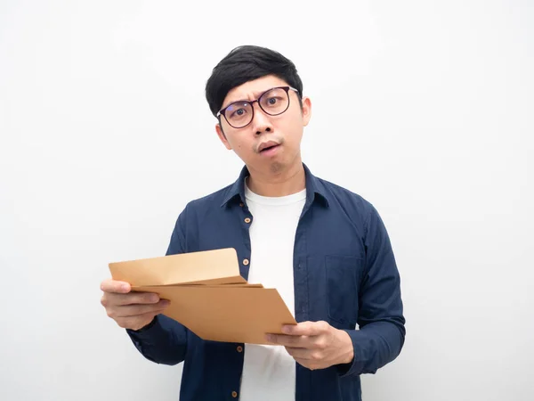 Man Wearing Glasses Holding Envelope Feeling Doubt — 스톡 사진