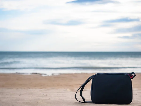 Bag Beautiful Beach Blue Ocean Sky Background — Foto Stock