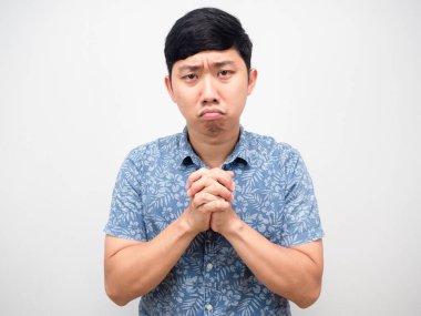 Mavi gömlekli neşeli el, el hareketlerine saygı göster lütfen portremi affet.