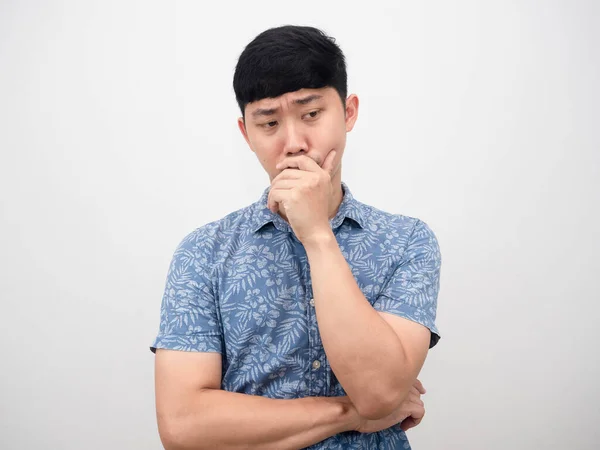 Homem Camisa Azul Triste Emoção Mão Fechar Boca Chorar — Fotografia de Stock