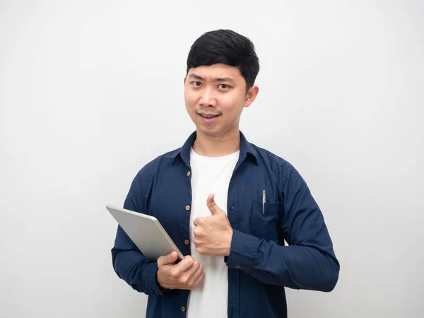 Asian Man Holding Tablet Thumb Confident Emotion — ストック写真