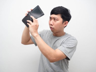 Zavallı adam, cüzdanında ciddi bir duygu buldu.