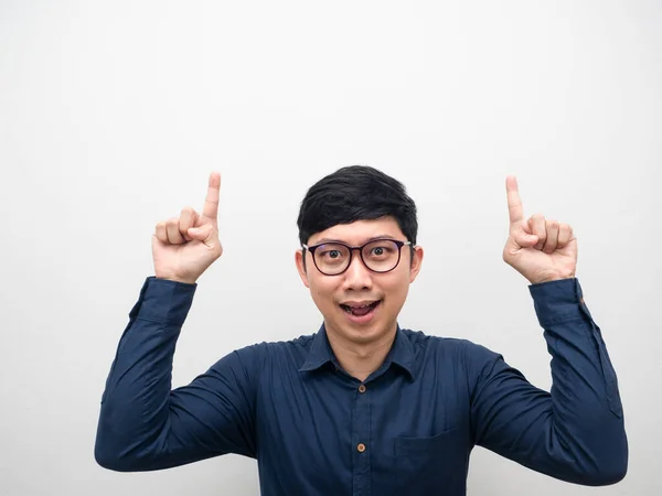 Cheerful Man Wearing Glasses Point Finger Copy Space — Stock fotografie