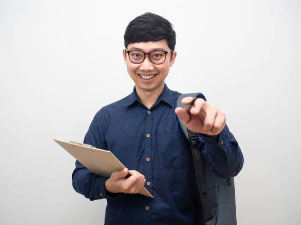 Cheerful Man Wearing Glasses Holding Clipboard Backpak Point Pen You — Stock fotografie