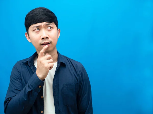 Asian Man Feel Doubt Hesitate Looking Copy Space Blue Background — Fotografia de Stock