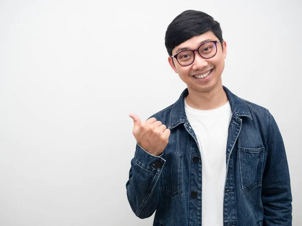 Positive Man Jeans Shirt Wearing Glasses Point Finger Copy Space — 스톡 사진