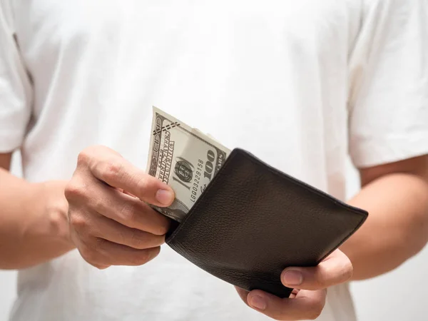 Männliche Hand Großaufnahme Holt Dollargeld Aus Der Brieftasche — Stockfoto