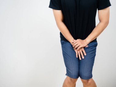 Erkek jesti yalnız işemek ister, acı dolu çiş fotokopi alanı