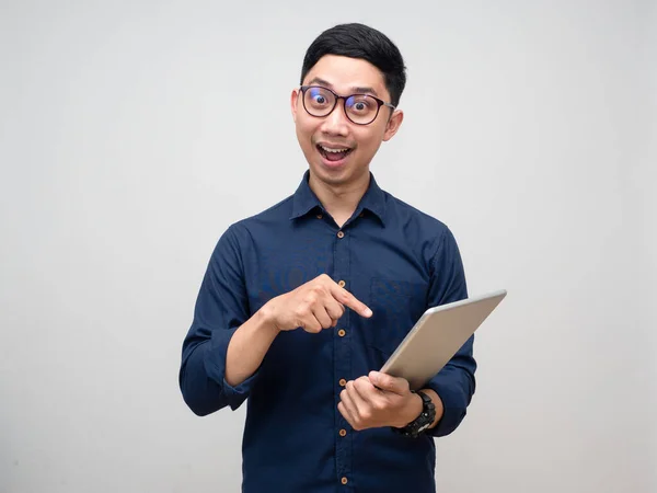 Young Man Wearing Glasses Smiling Point Finger Tablet Hand — Foto Stock