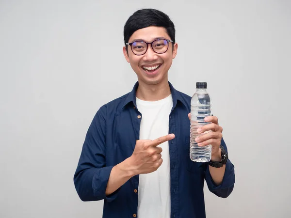 Positive Man Wear Glasses Gentle Smile Point Finger Water Bottle — Photo