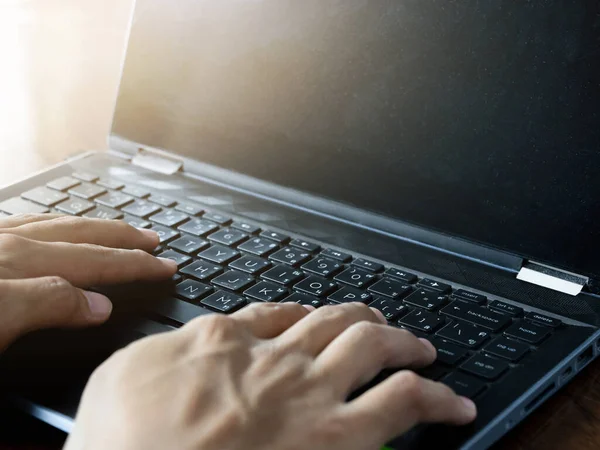 Close Businessman Hand Using Laptop Working Table — Stock Photo, Image