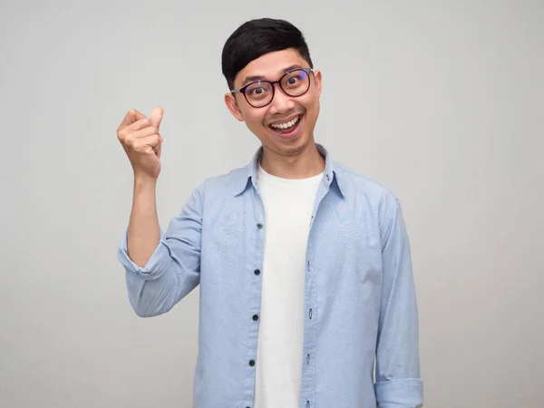 Pozitivní Asijský Podnikatel Nosit Brýle Modrá Košile Gesto Snap Prst — Stock fotografie