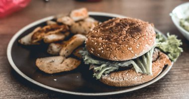 Hamburger, akşam yemeği, öğle yemeği.