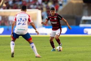 Flamengo 'dan Ayrton Lucas, Brasileirao Serie A 2022' nin bir parçası olarak Brezilya 'nın Rio de Janeiro şehrindeki Maracana Stadyumu' nda oynanan maçta, Flamengo ile Fortaleza arasında oynanmıştır. Bu oyun, Brasileirao Se 'nin 38 raundunun üçüncüsü için geçerlidir.