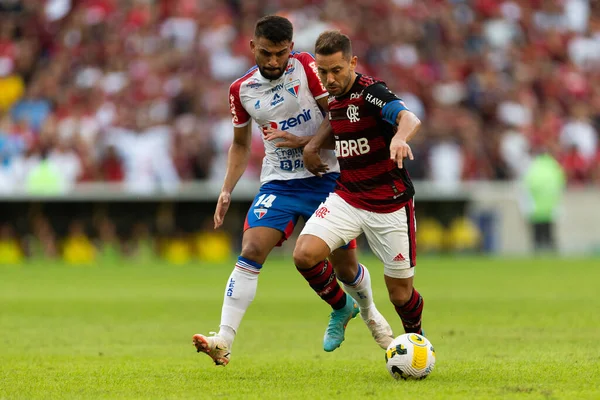 Flamengo takımından Everton Ribeiro, Brasileirao Serie A 2022 'nin bir parçası olarak Brezilya' nın başkenti Rio de Janeiro 'da oynanan maçta elendi. Bu oyun, Brasileirao 'nun 38 raundunun üçüncüsü için geçerlidir.