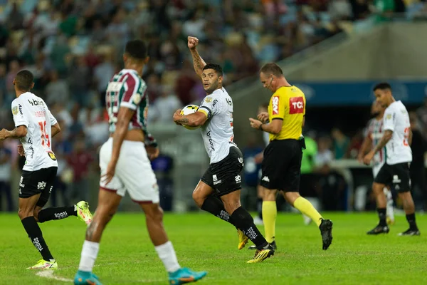 Atletico-MG 'den Hulk, Fluminense ve Atletico-MG arasında oynanan karşılaşmada attığınız puanı, 2008 Haziran' ında Brezilya 'nın Rio de Janeiro kentindeki Maracana Stadyumu' nda Brasileirao Serie A 2022 kapsamında kutluyor. Bu oyun 38 raundun üçünde geçerlidir.