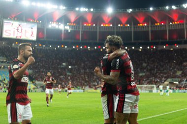 Flamengo 'dan Gabriel Barbosa, Brasileirao Serie A 2022' nin bir parçası olarak Brezilya 'nın başkenti Rio de Janeiro' da oynanan karşılaşmada attığı golü kutluyor..