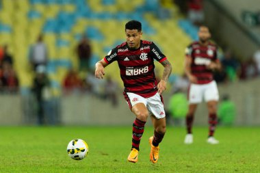 Flamengo 'dan Joao Gomes, Brasileirao Serie A 2022' nin bir parçası olarak Brezilya 'nın Rio de Janeiro kentindeki Maracana Stadyumu' nda oynanan karşılaşma sırasında.